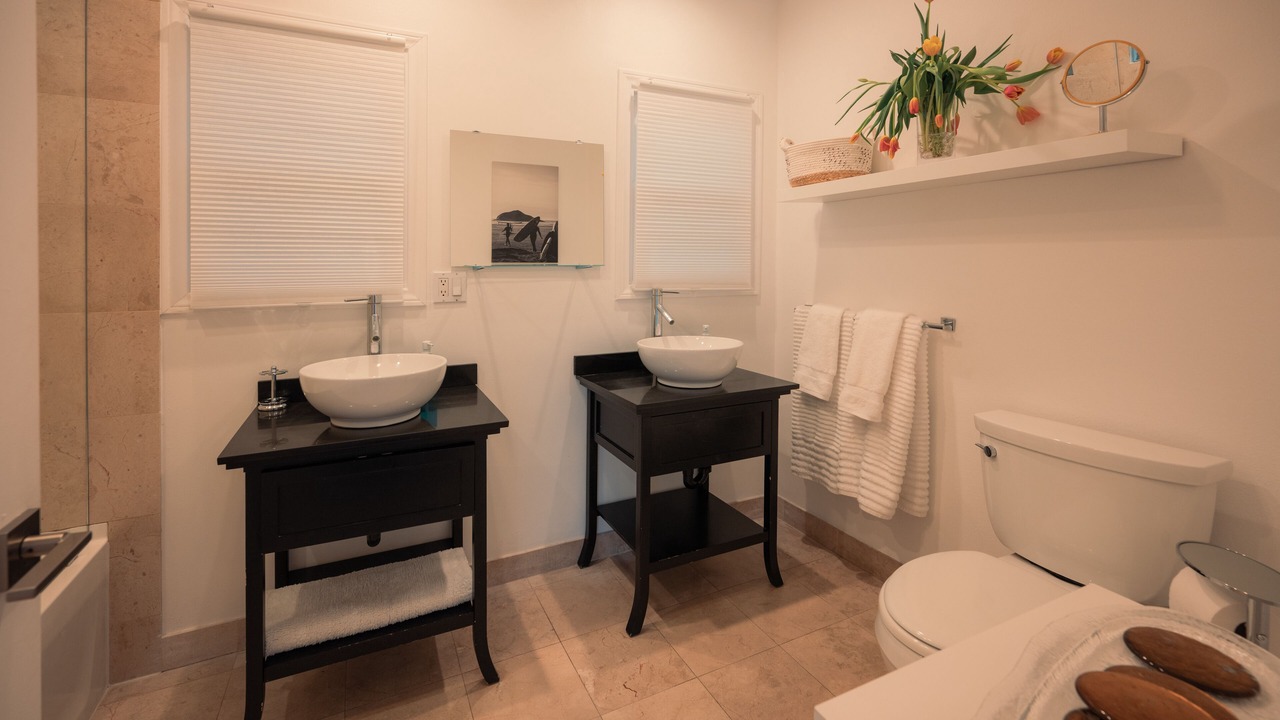 Photo of Bedroom in Woodland Hills