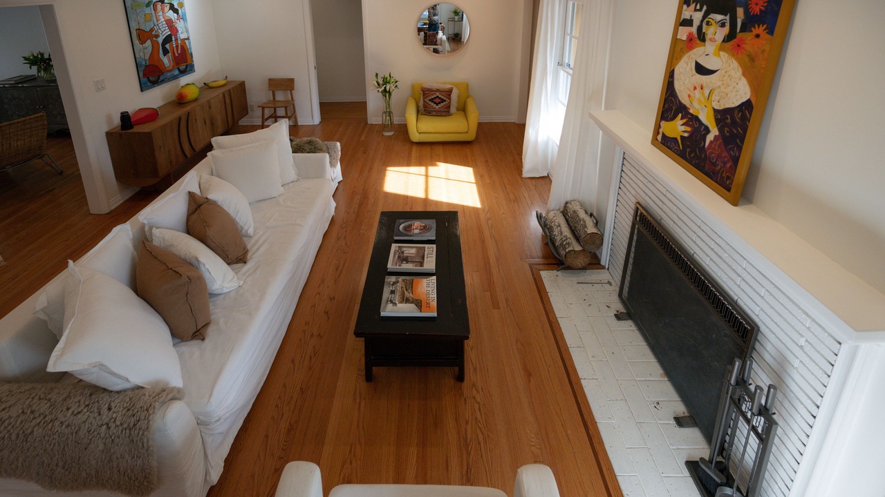 Photo of Livingroom in Woodland Hills