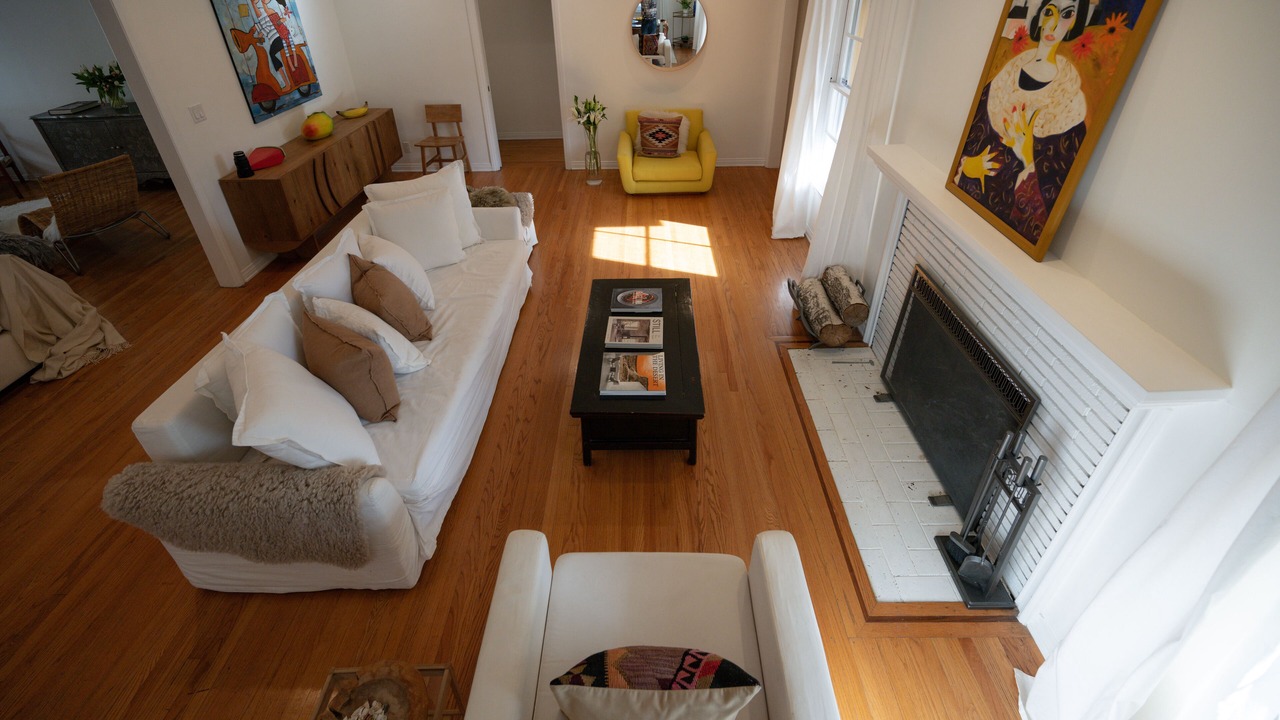 Photo of Livingroom in Woodland Hills