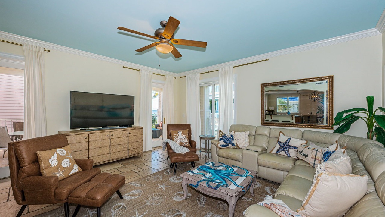 Photo of Livingroom in Sand Key