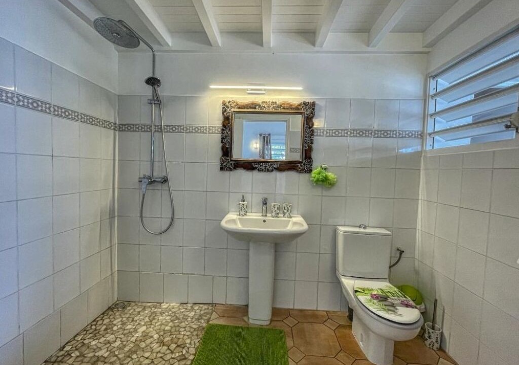 Photo of Bathroom in Morel