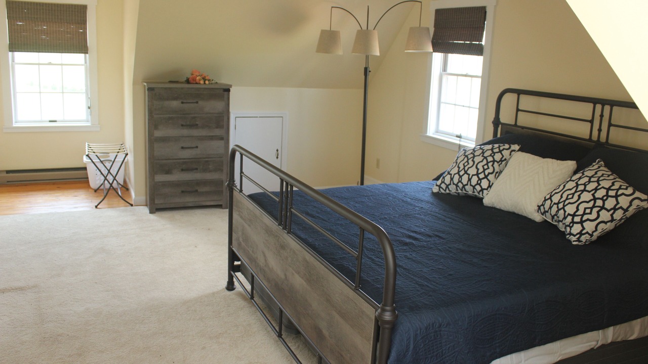Photo of Bedroom in Broadway