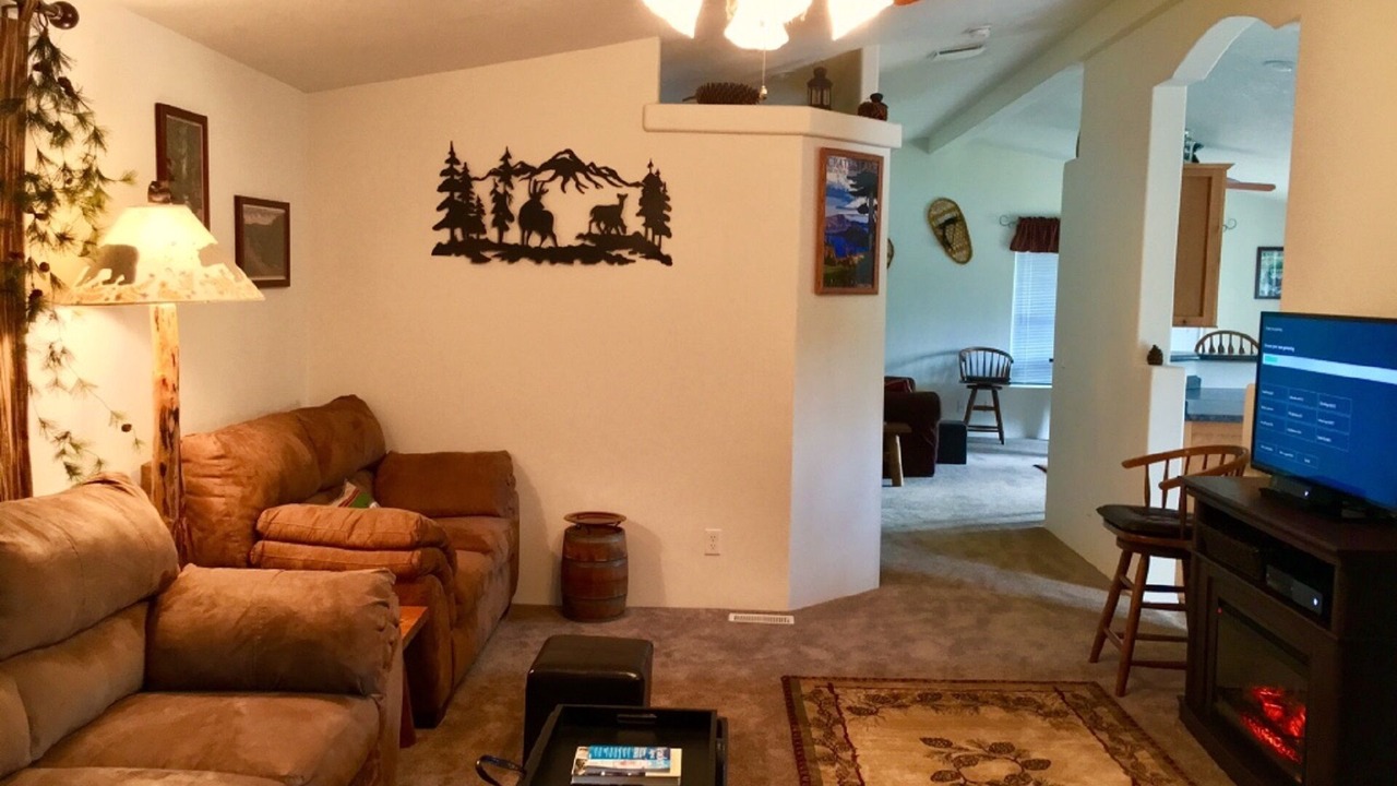 Photo of Livingroom in Trail