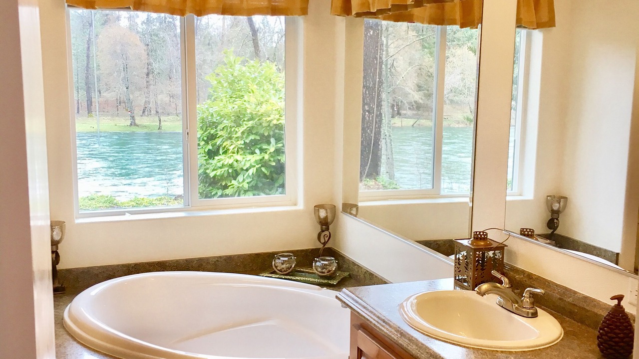 Photo of Bathroom in Trail