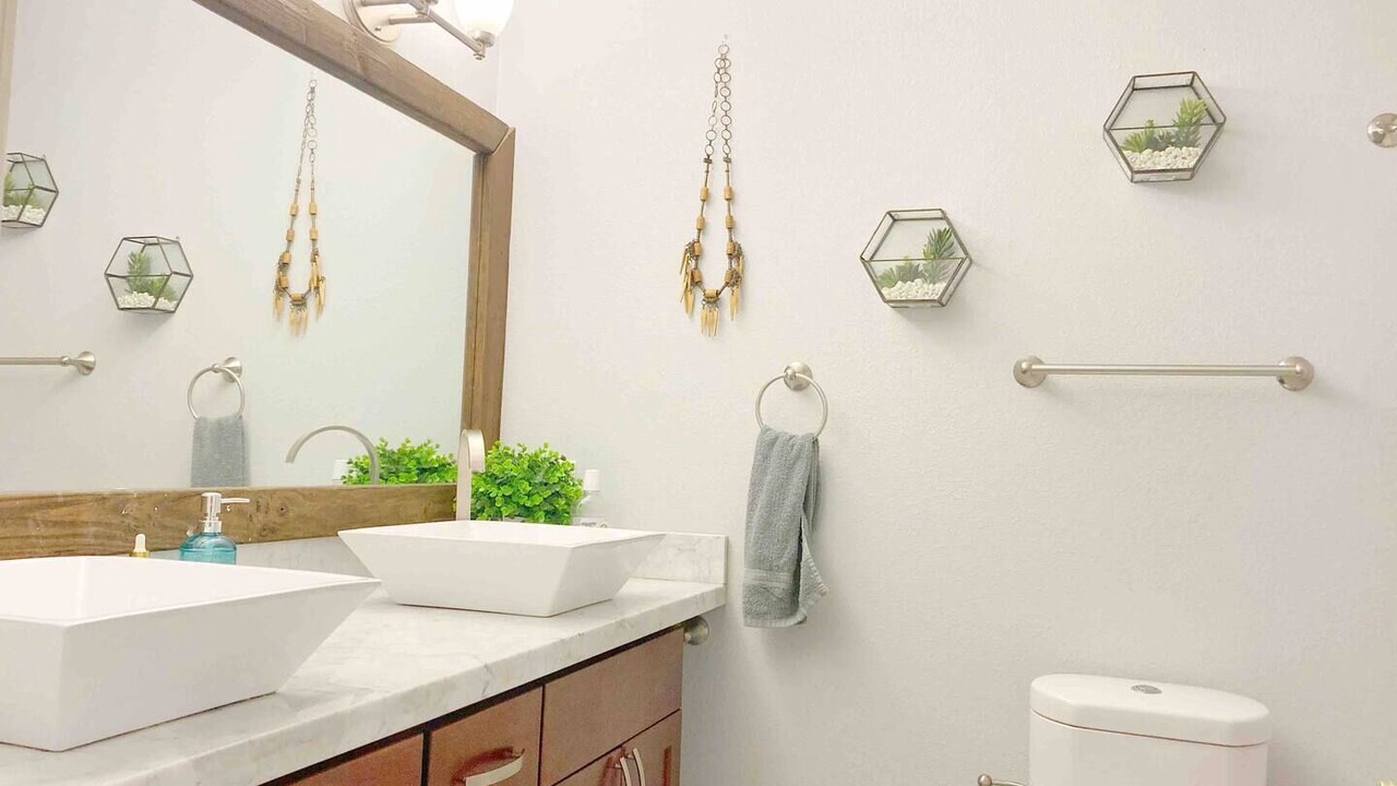 Photo of Bathroom in Continental Villas