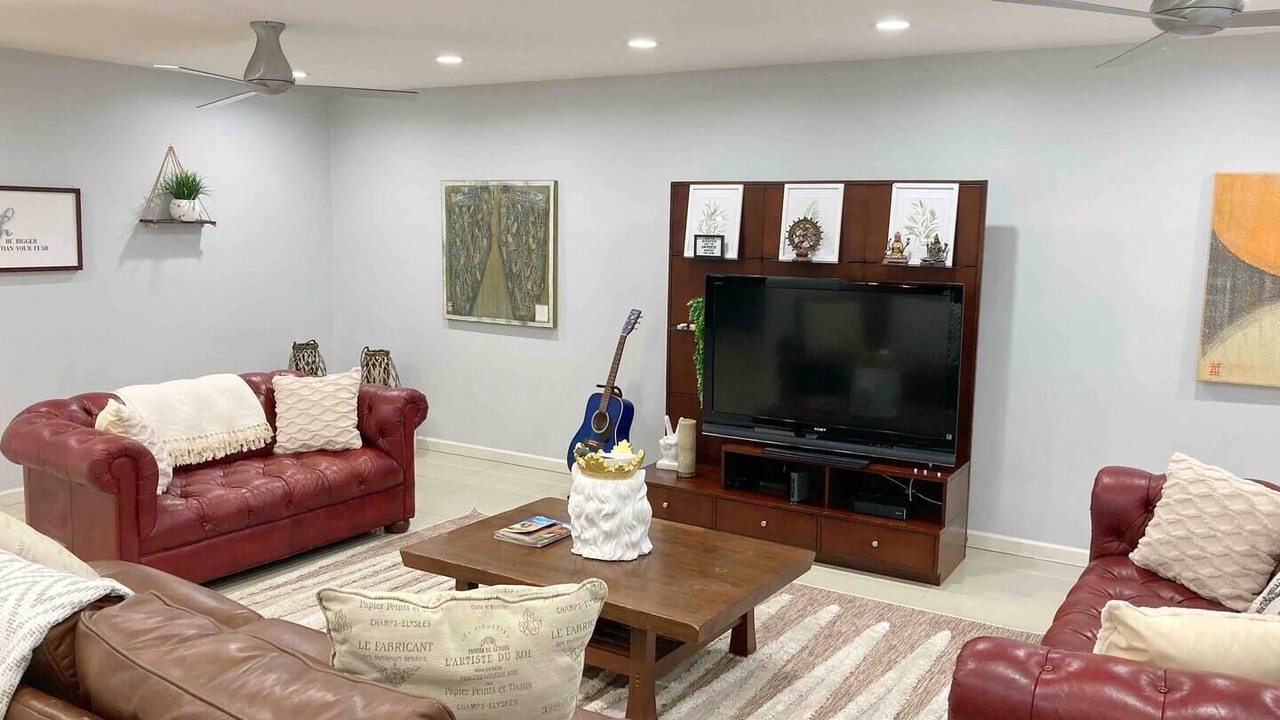 Photo of Livingroom in Continental Villas