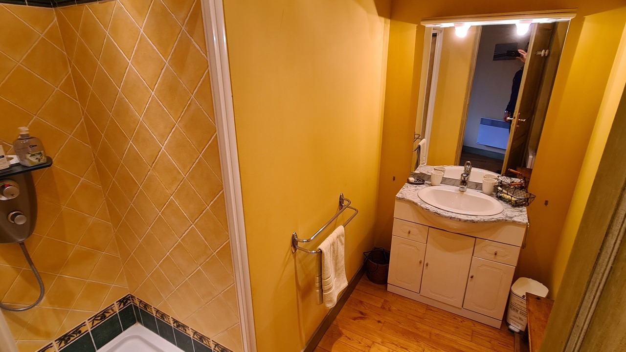 Photo of Bathroom in Mansle