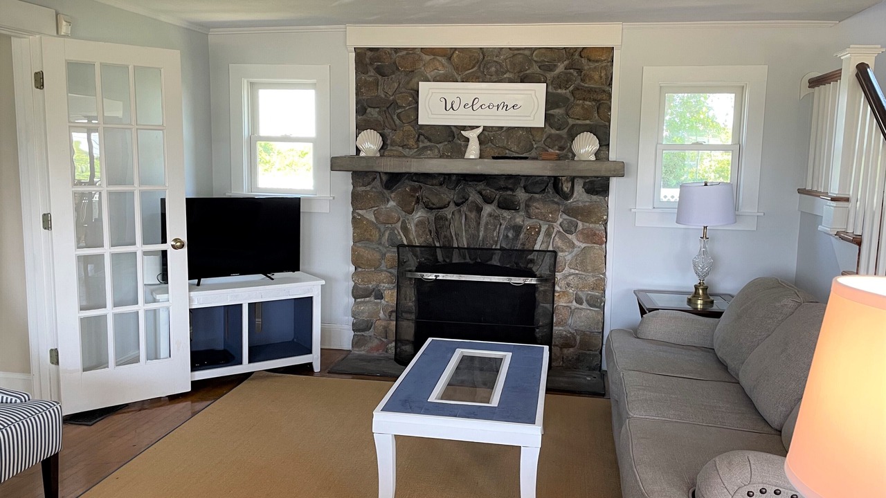 Photo of Livingroom in Point Judith
