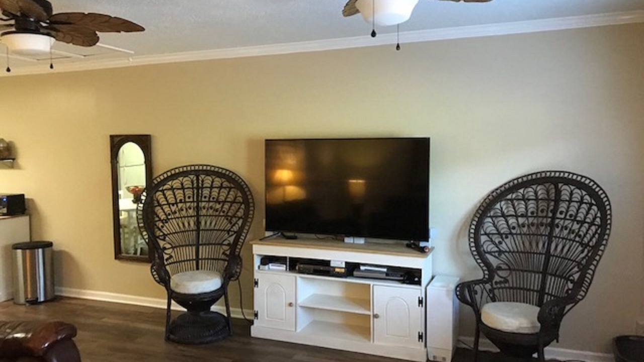 Photo of Livingroom in Tri-Cities