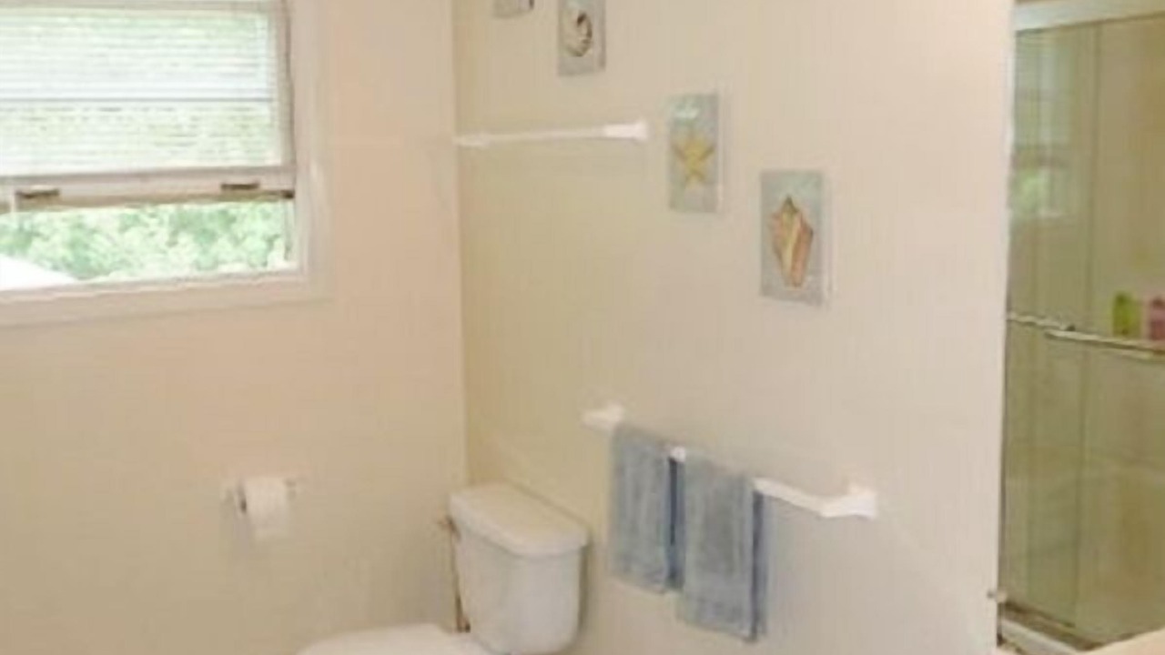 Photo of Bathroom in Bonnet Shores