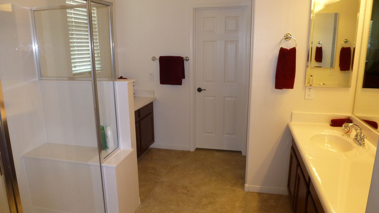Photo of Bathroom in Montecito in Estrella