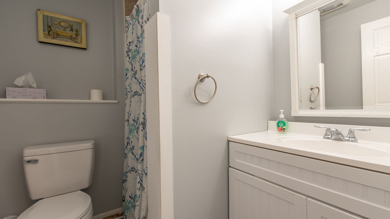 Photo of Bathroom in Eastward Look