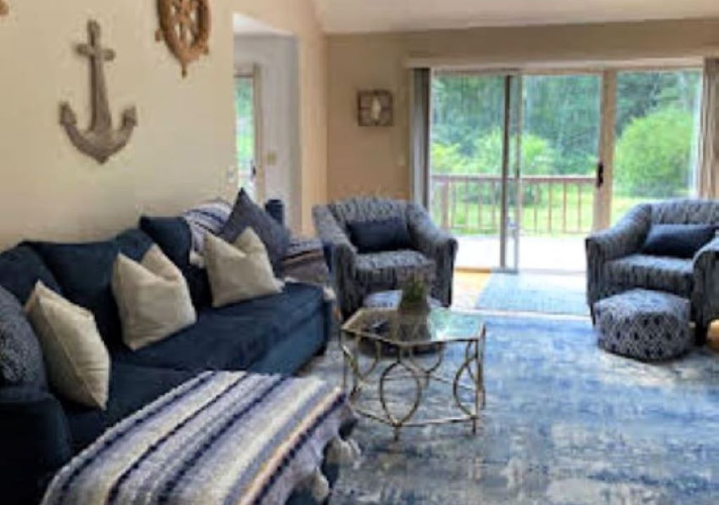 Photo of Livingroom in South Kingstown