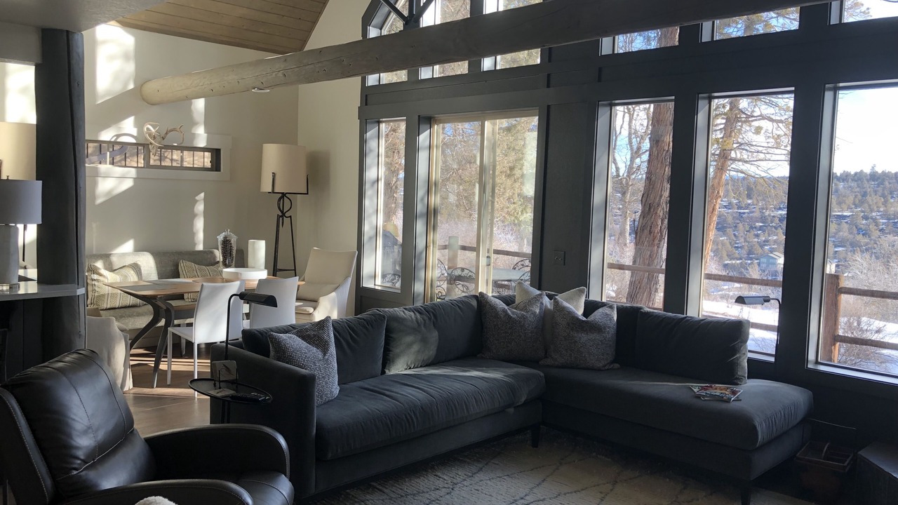 Photo of Livingroom in Klamath Falls