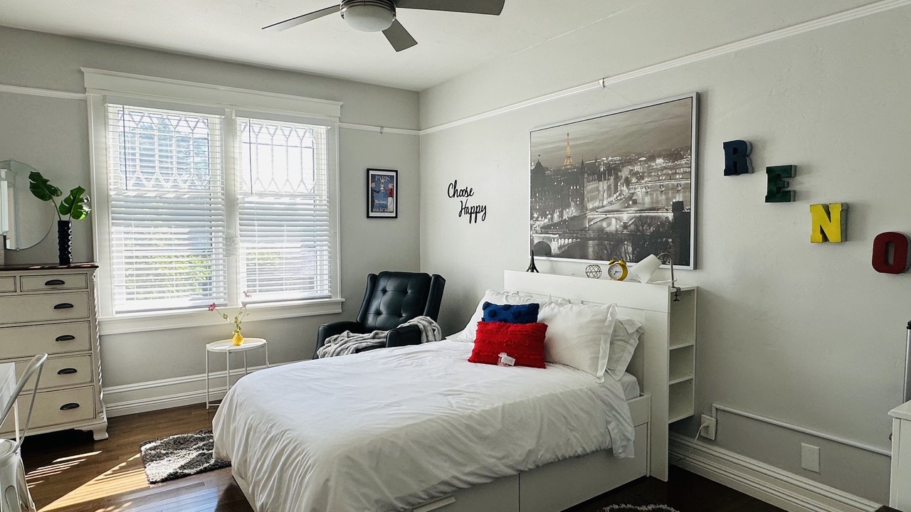 Photo of Bedroom in Midtown