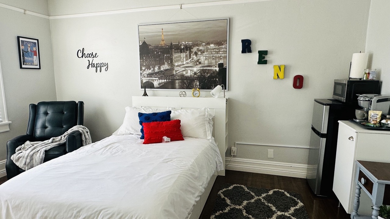 Photo of Bedroom in Midtown
