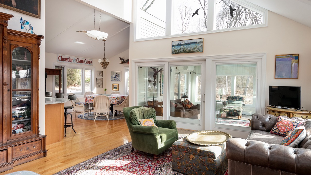 Photo of Livingroom in South Kingstown