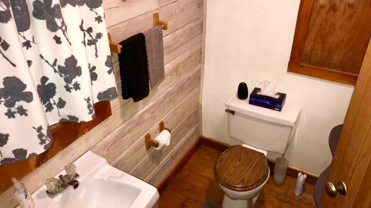 Photo of Bathroom in Tiger
