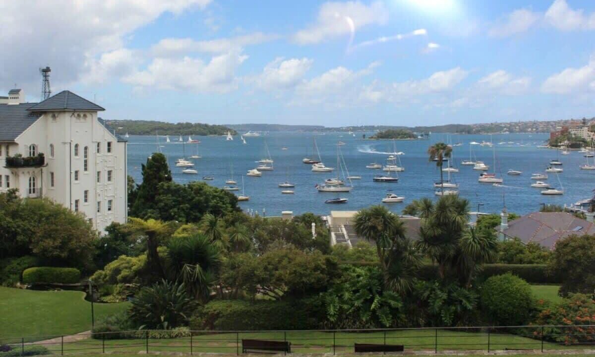 Photo of Others in Elizabeth Bay