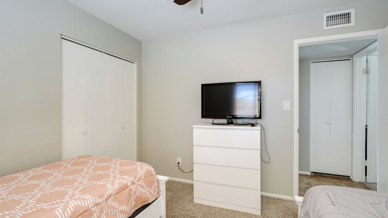 Photo of Bedroom in Roadrunner Estates