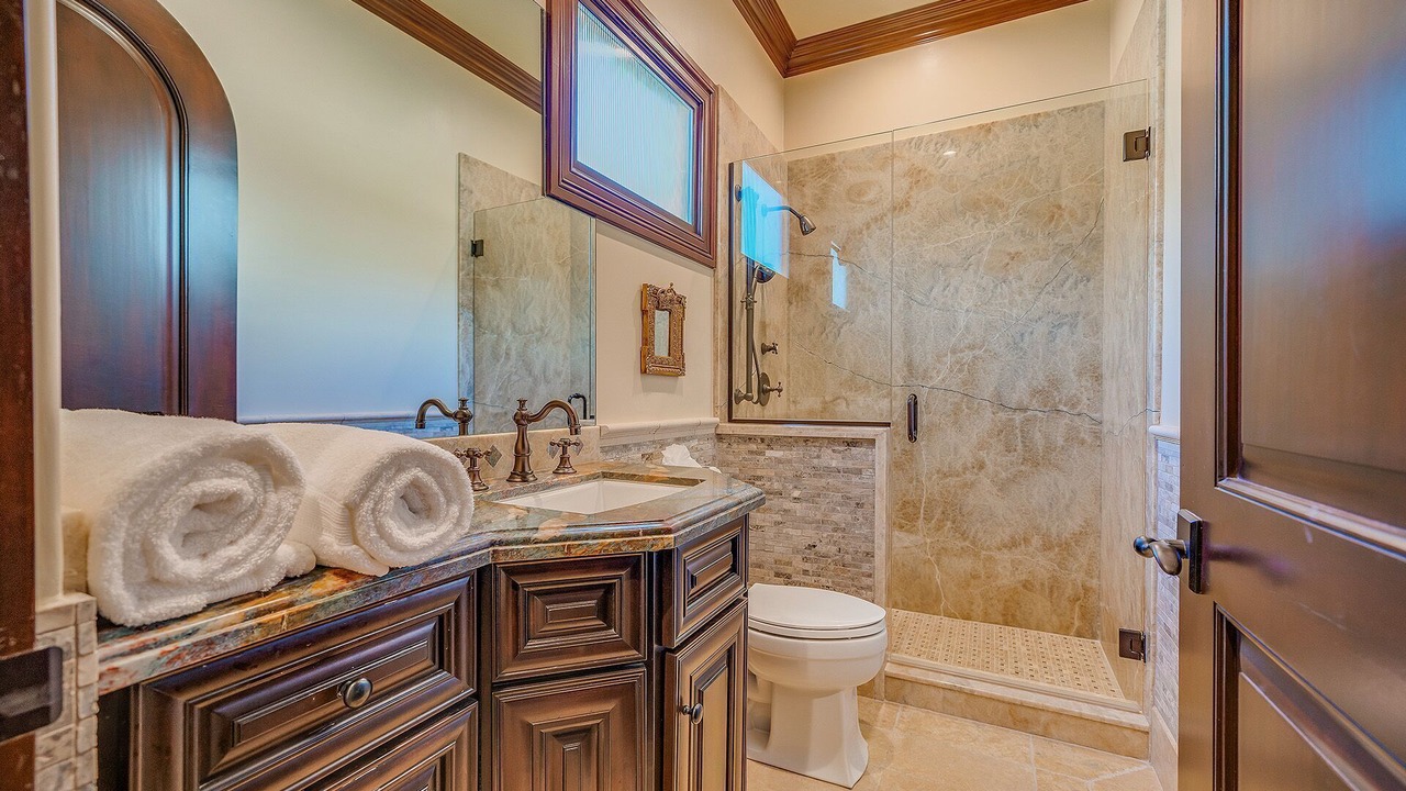 Photo of Bathroom in Peninsula