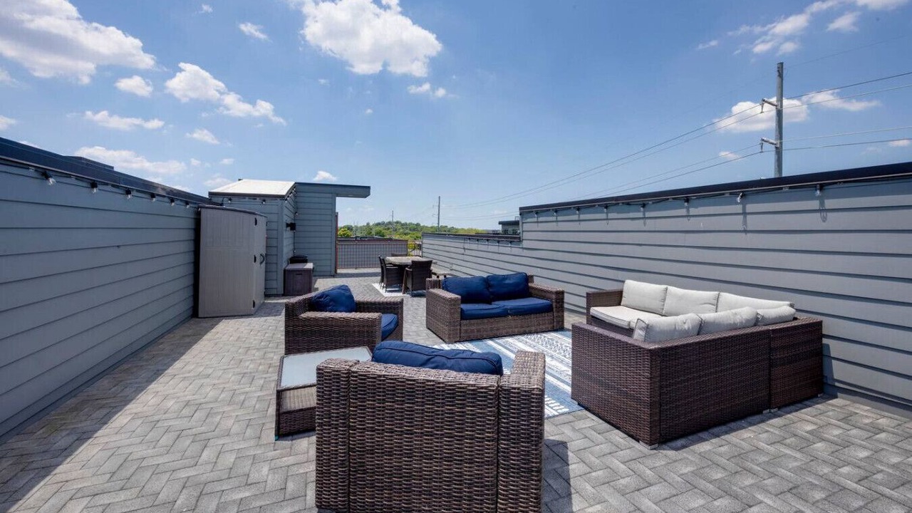 Photo of Patio Balcony in Hadley - Washington