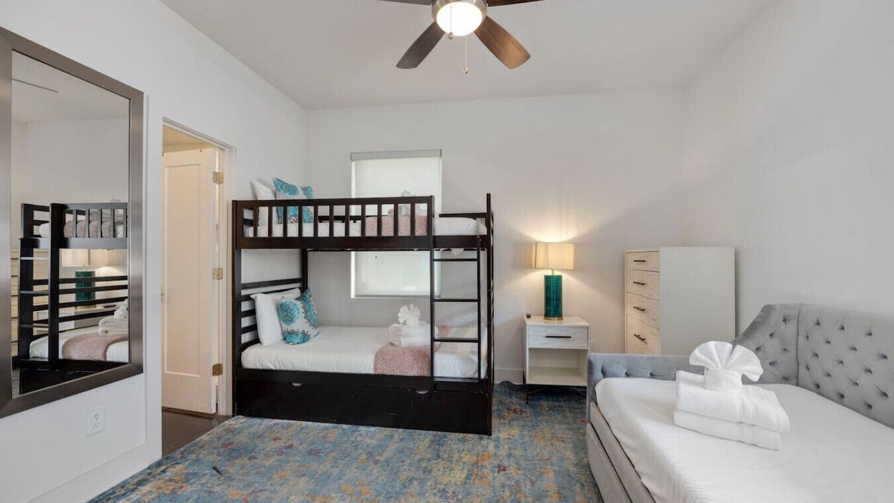 Photo of Bedroom in Hadley - Washington