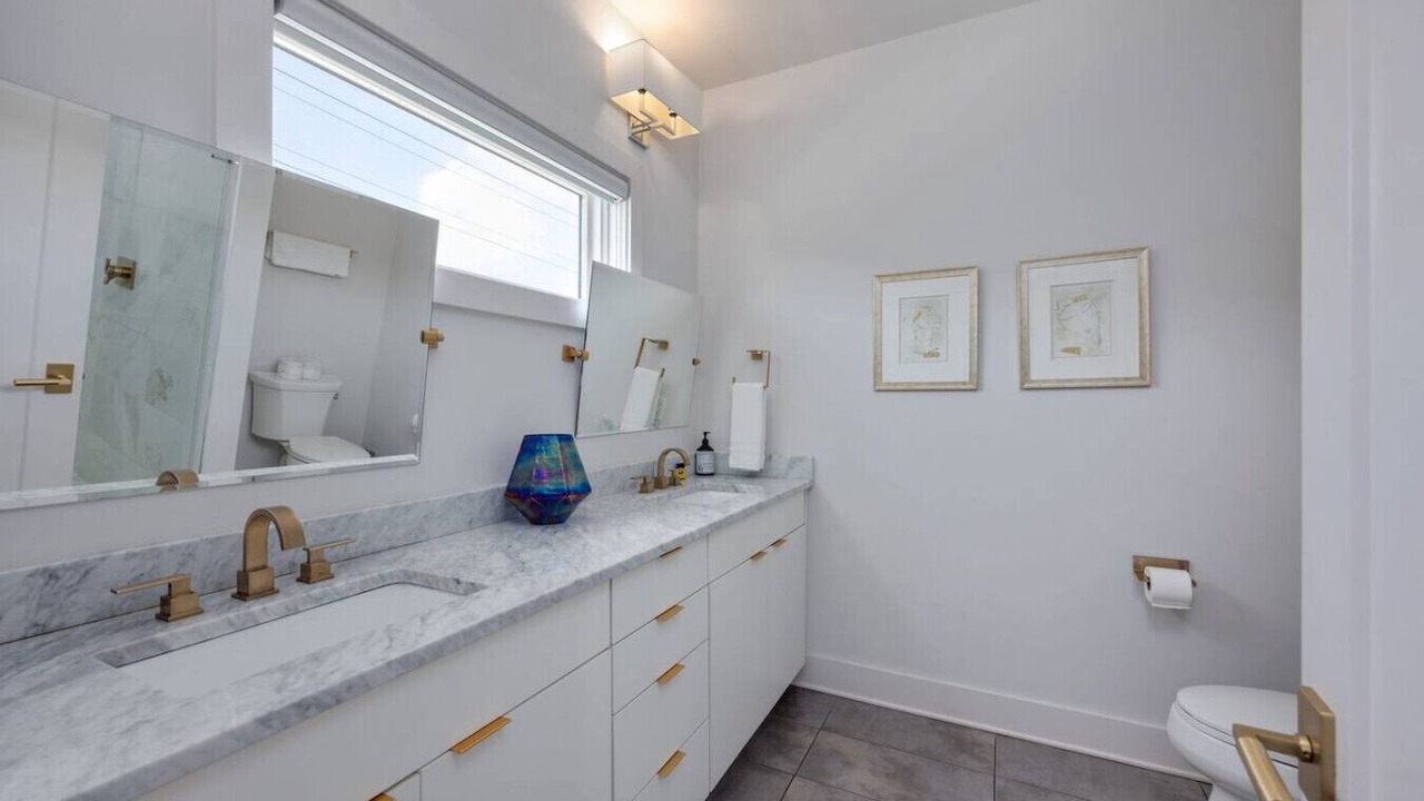 Photo of Bathroom in Hadley - Washington