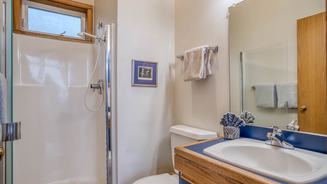 Photo of Bathroom in Manzanita