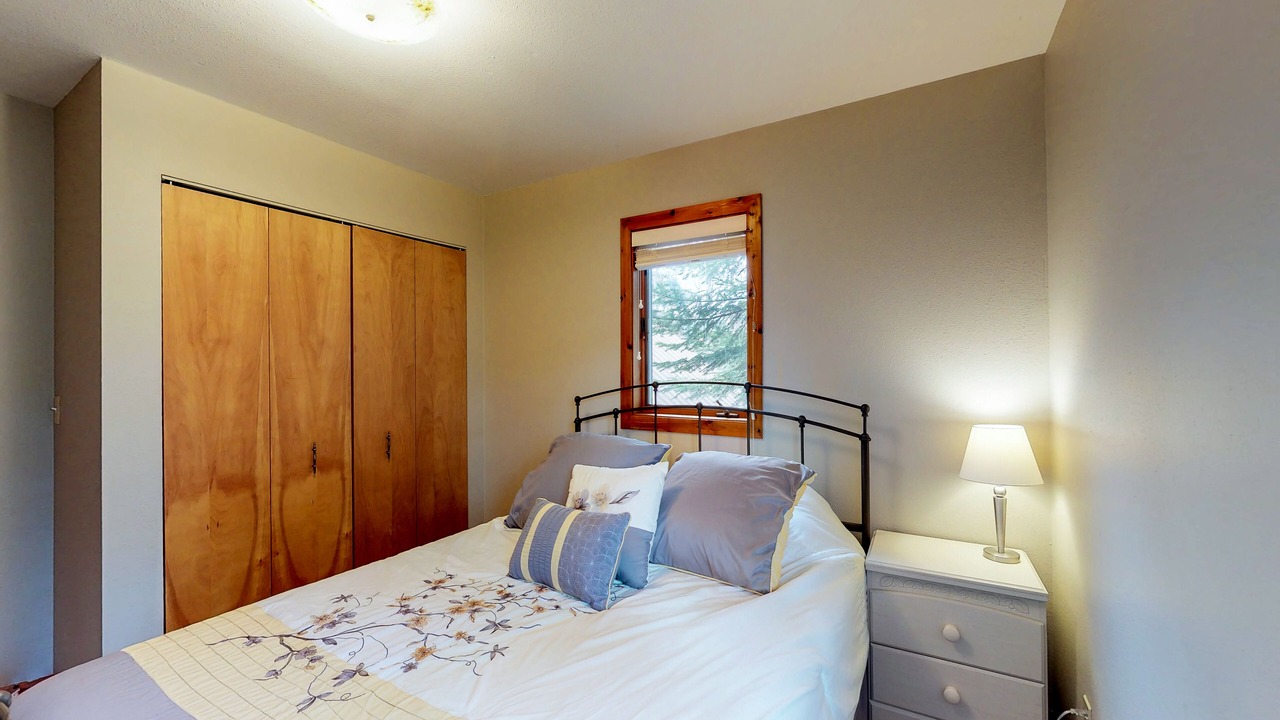 Photo of Bedroom in Laclede