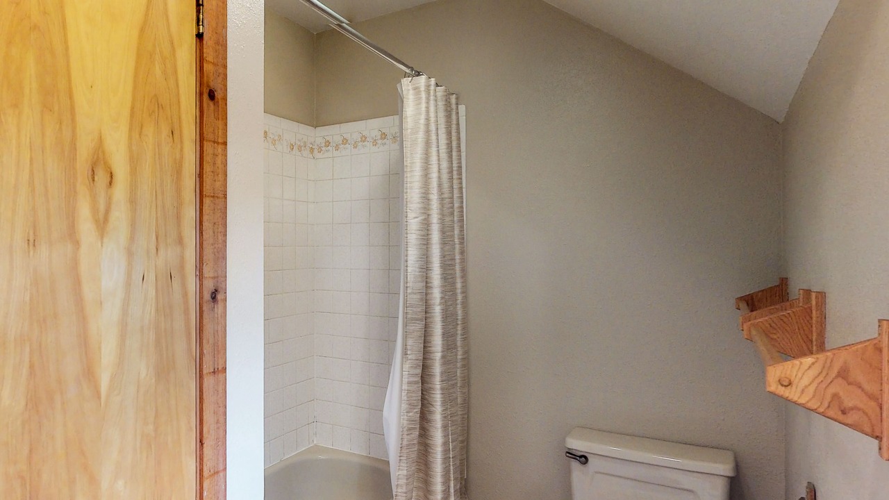 Photo of Bathroom in Laclede