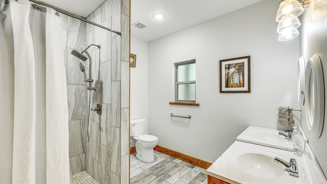 Photo of Bathroom in Golden