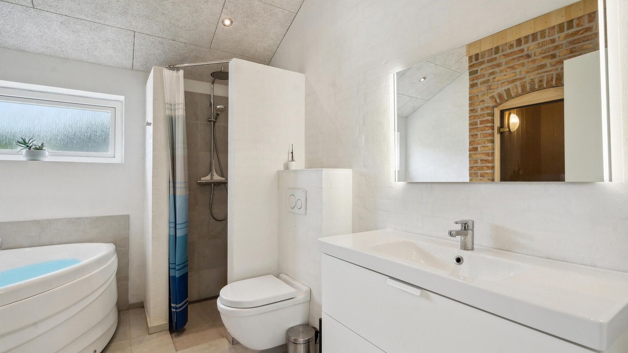 Photo of Bathroom in Fynshav