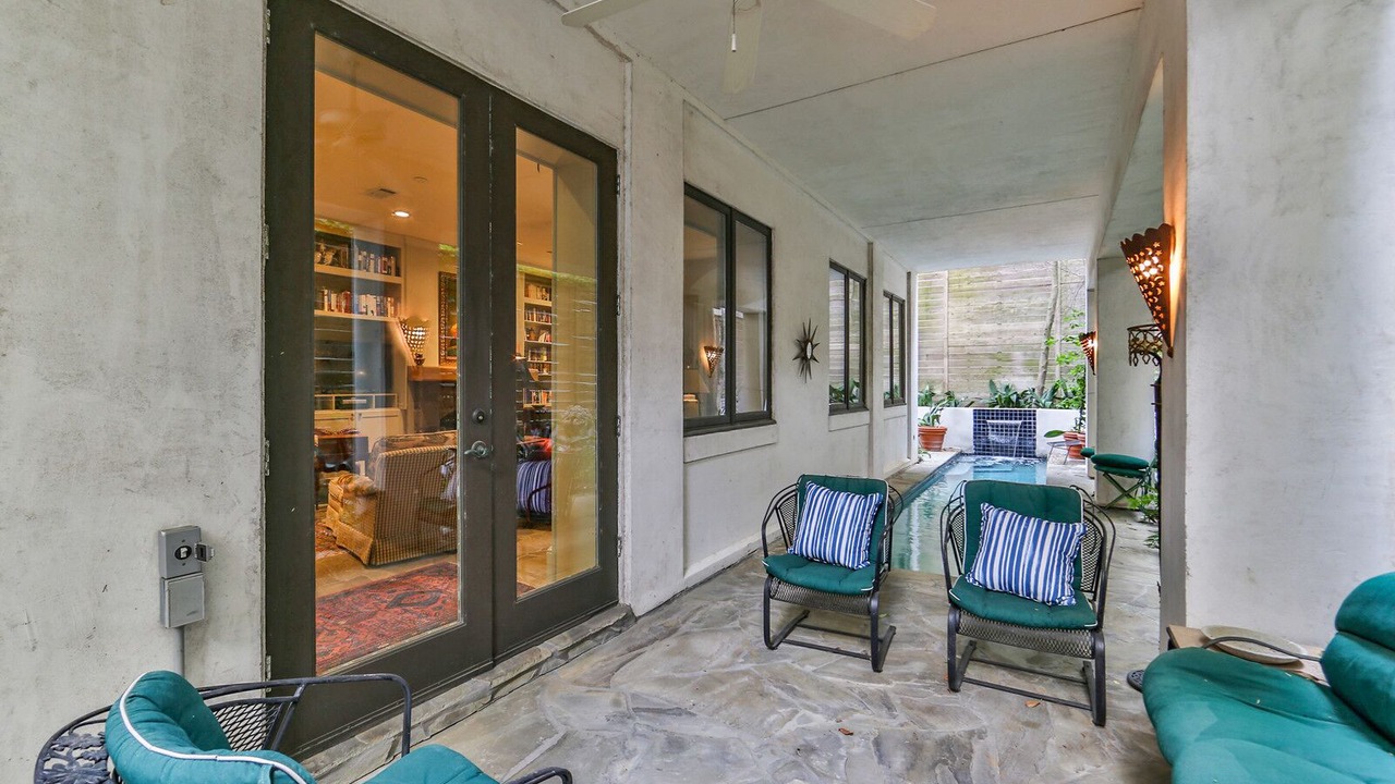 Photo of Patio Balcony in Greenway Plaza-Upper Kirby