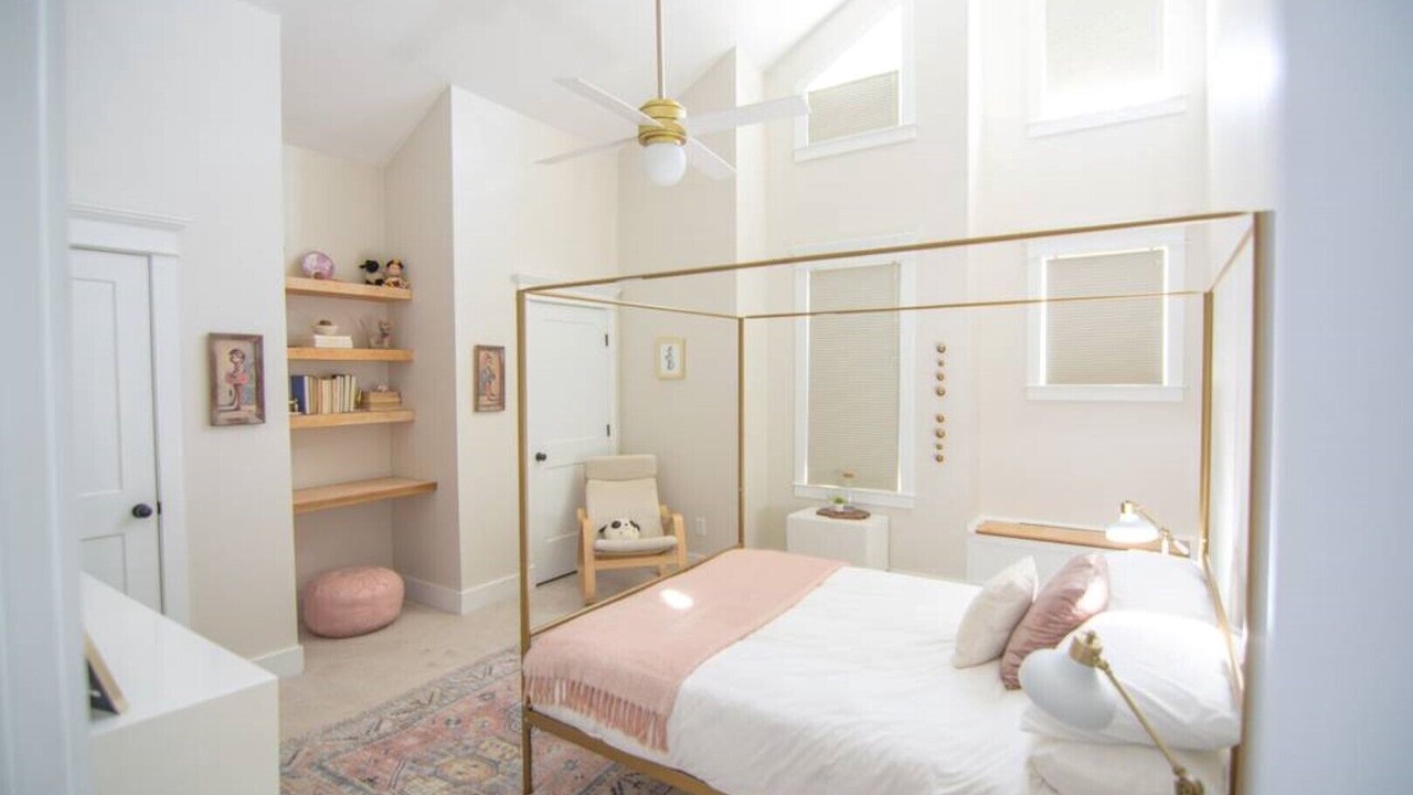 Photo of Bedroom in Inglewood