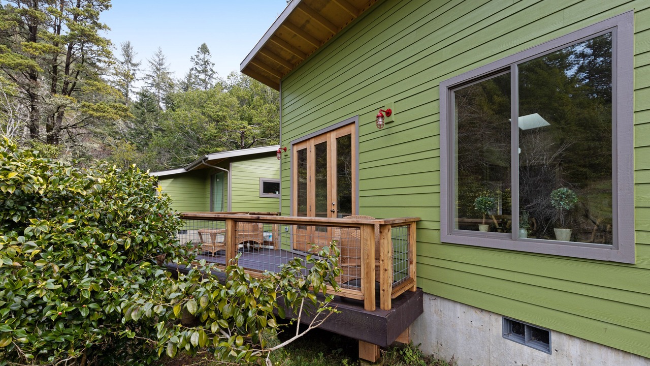 Photo of Patio Balcony in Gold Beach