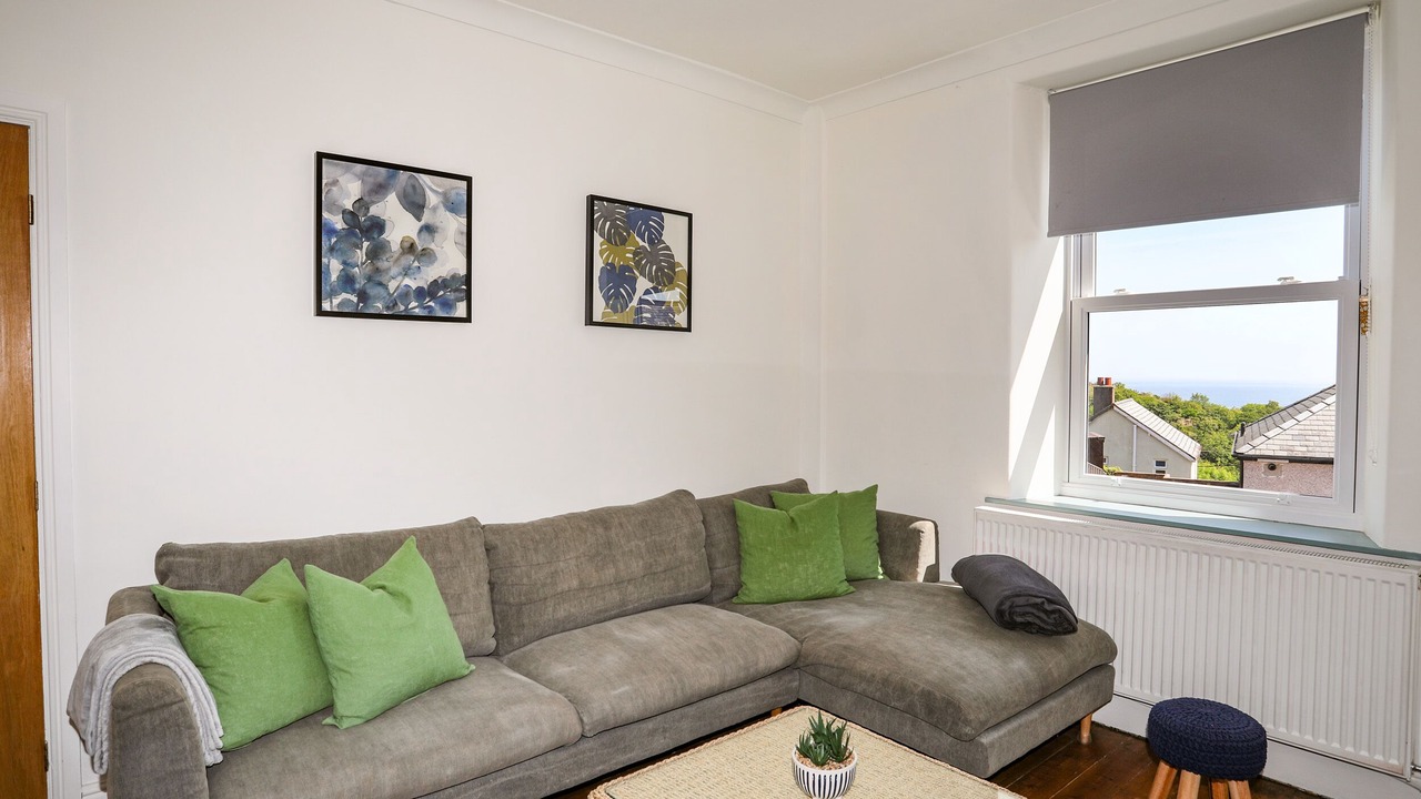 Photo of Livingroom in Penrhyn Bay