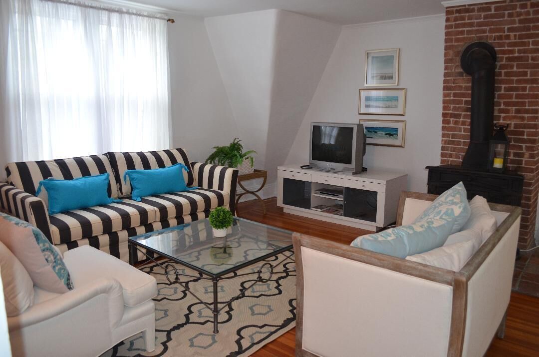Photo of Bedroom in Off Broadway