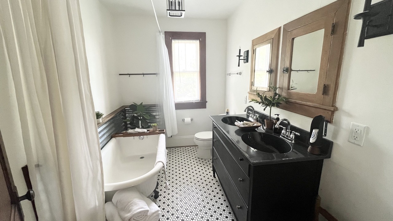 Photo of Bathroom in Singers Glen