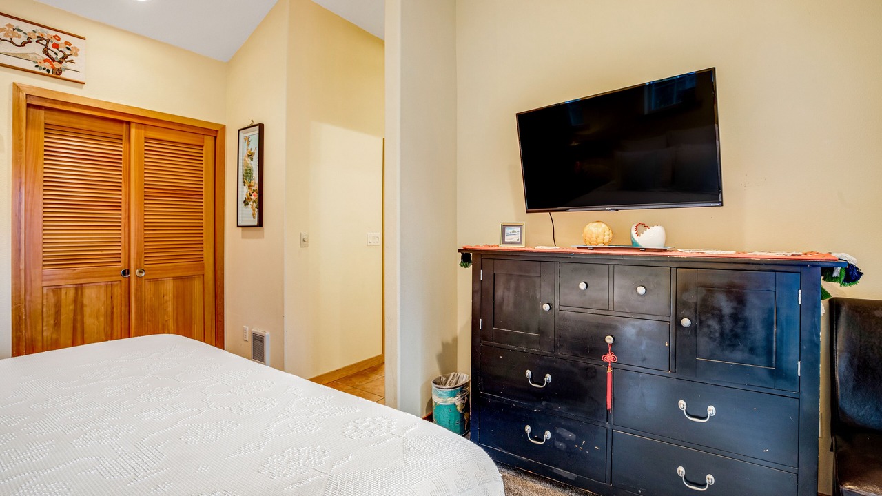 Photo of Bedroom in Rockaway Beach