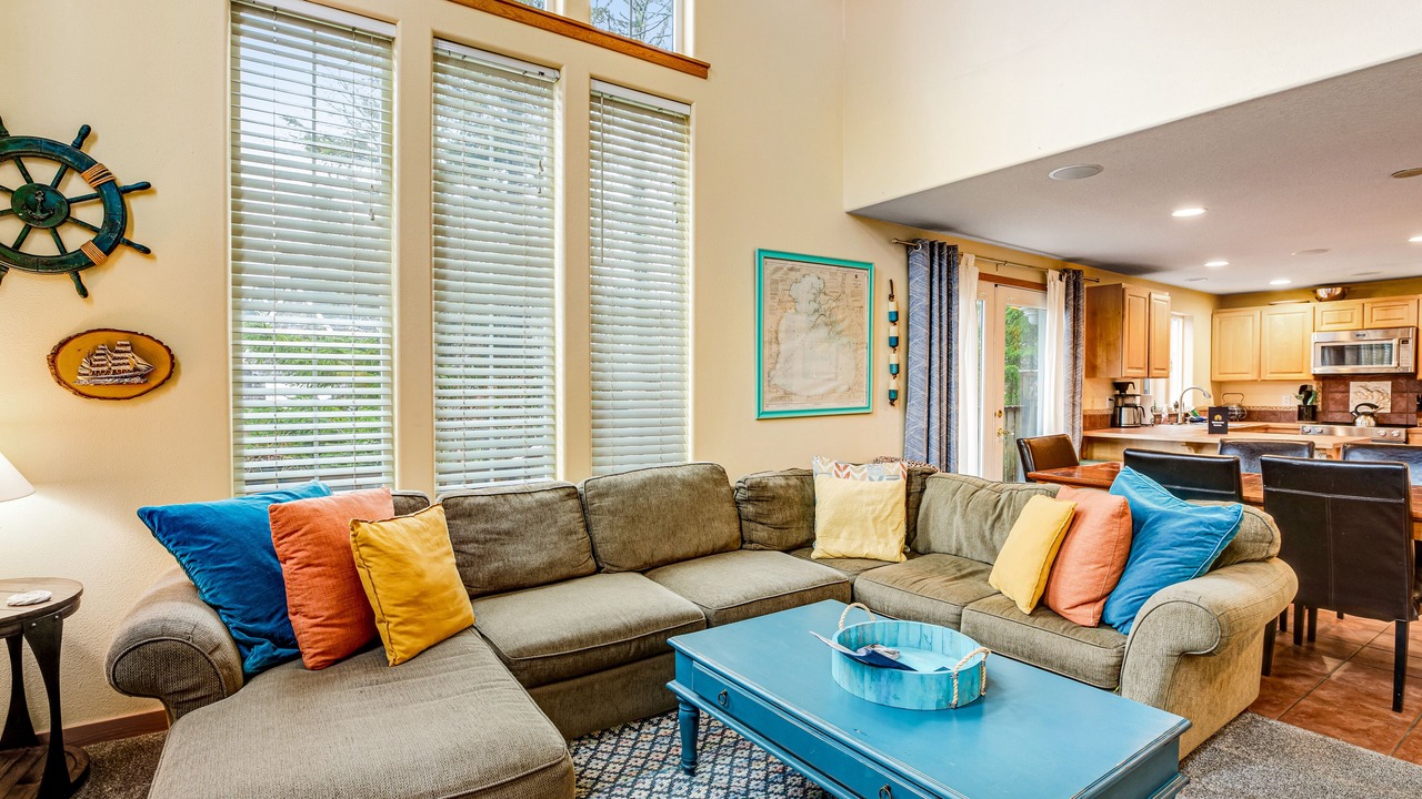 Photo of Livingroom in Rockaway Beach
