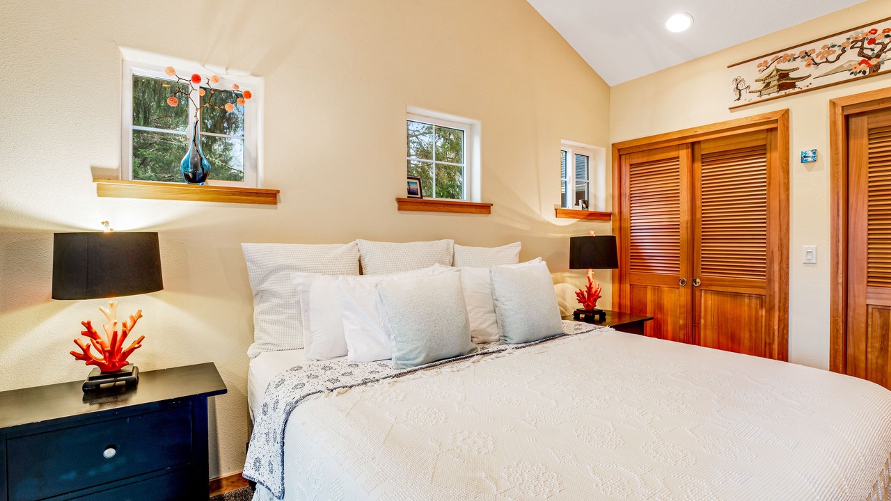 Photo of Bedroom in Rockaway Beach