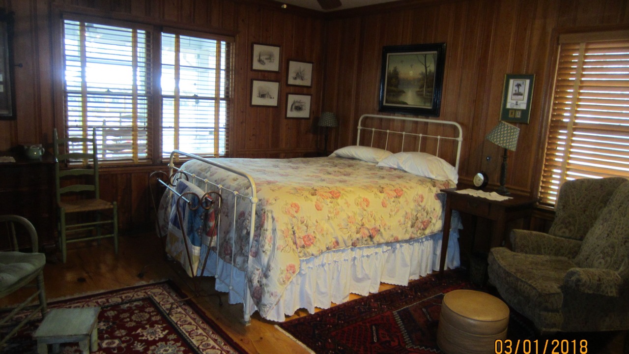 Photo of Bedroom in Rains