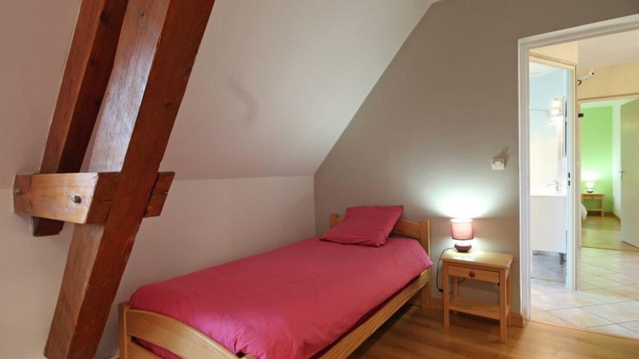 Photo of Bedroom in Mauves-sur-Huisne