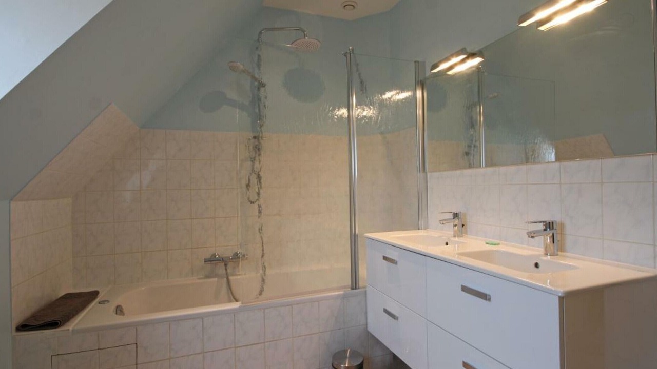 Photo of Bathroom in Mauves-sur-Huisne