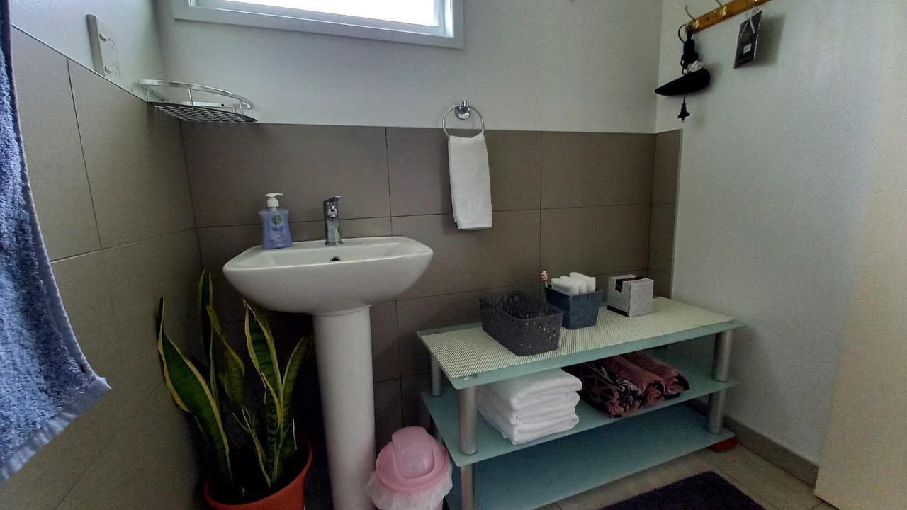 Photo of Bathroom in Tapere of Vaimaanga