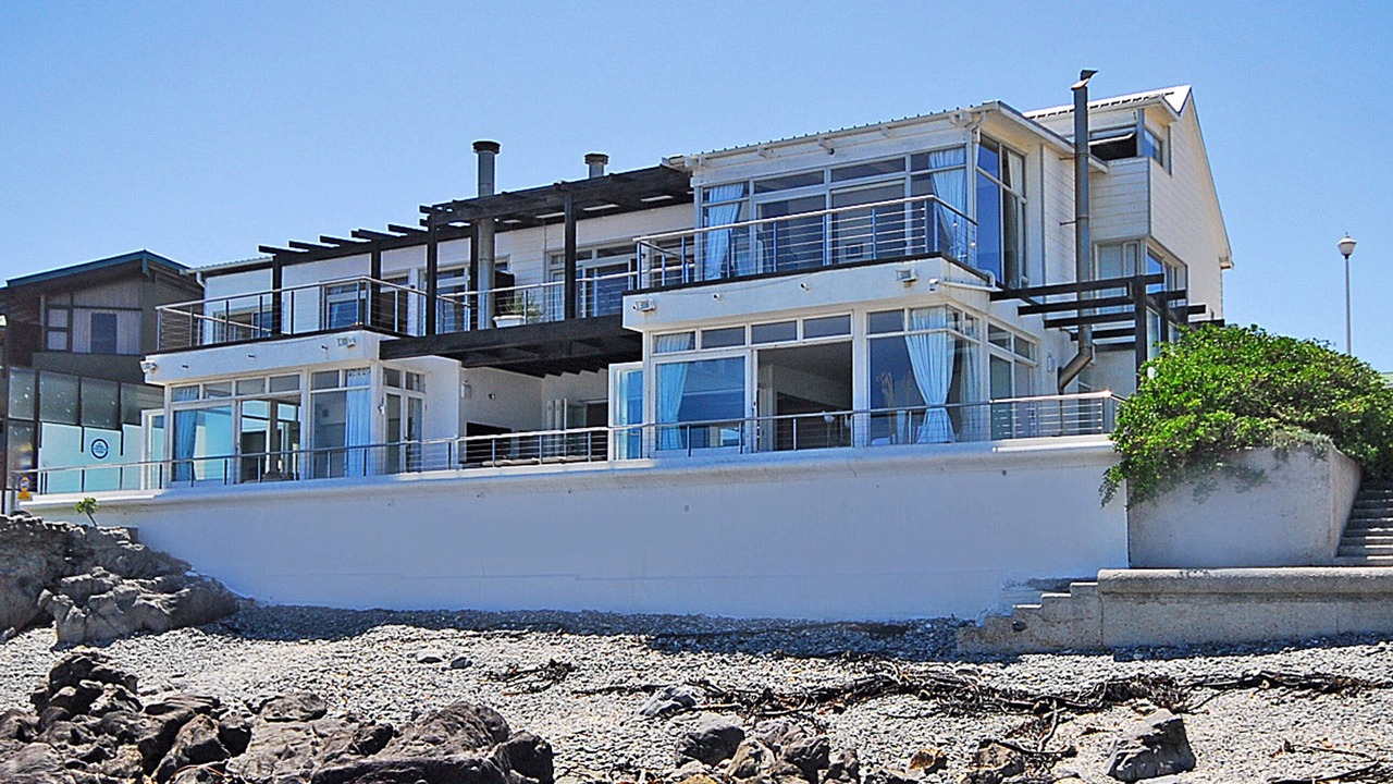 Photo of Others in Bloubergstrand