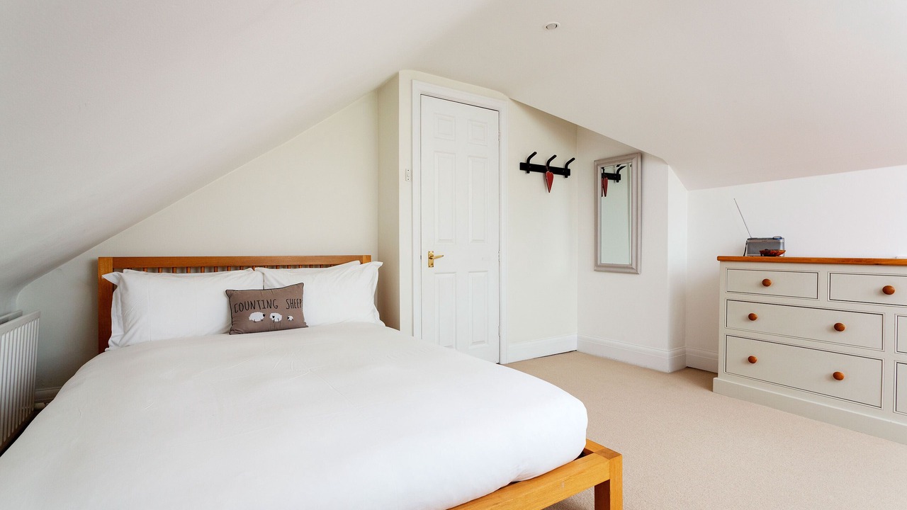 Photo of Bedroom in Kew
