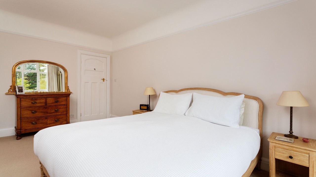 Photo of Bedroom in Kew