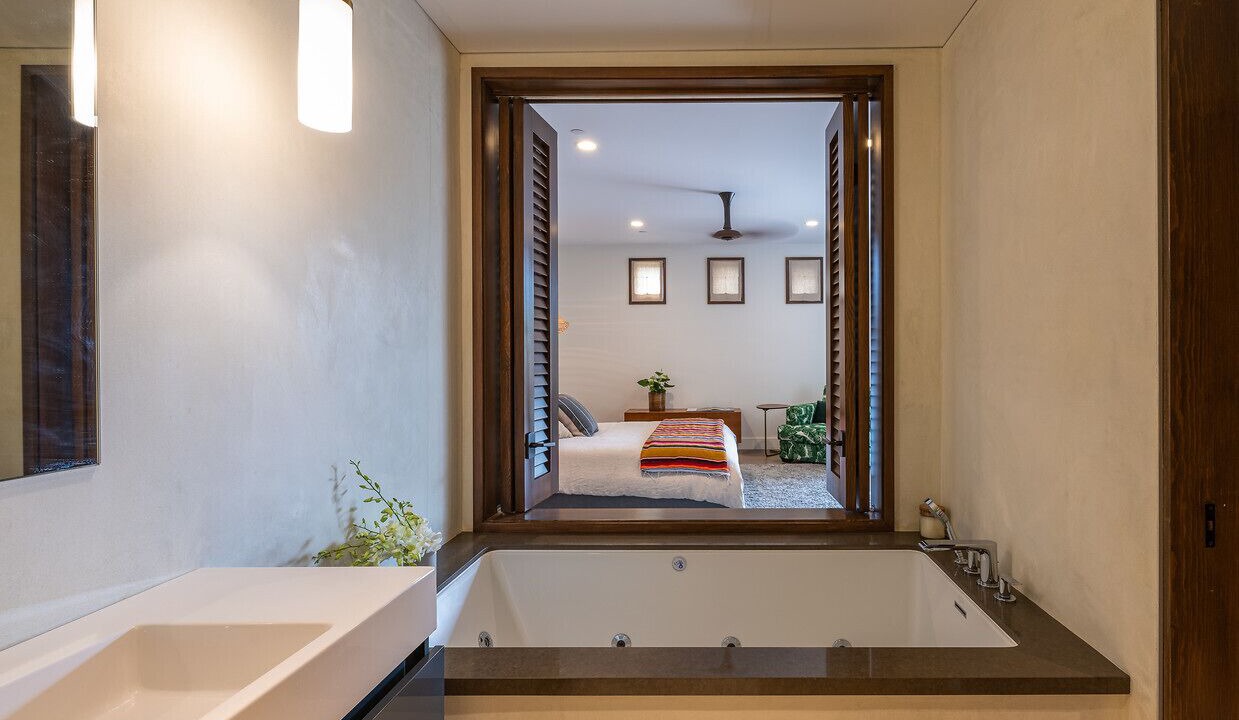 Photo of Bathroom in Gas Lamp Section
